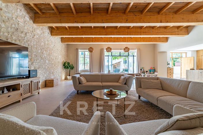 Image No.6-5 Bed House for sale