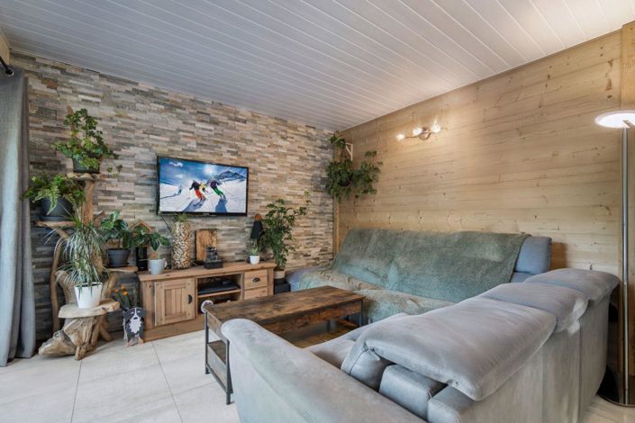 Image No.3-4 Bed House for sale