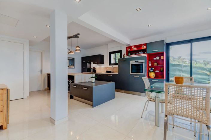 Image No.14-4 Bed House for sale