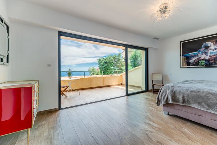 Image No.17-4 Bed House for sale