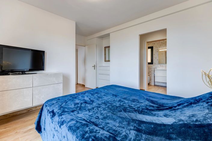 Image No.19-4 Bed House for sale