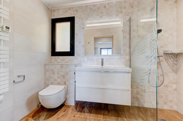 Image No.20-4 Bed House for sale