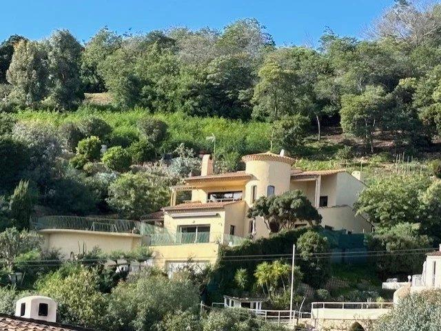 Image No.32-4 Bed House for sale