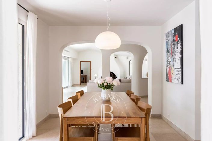 Image No.10-5 Bed House for sale