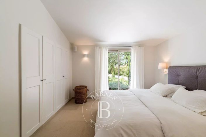 Image No.13-5 Bed House for sale