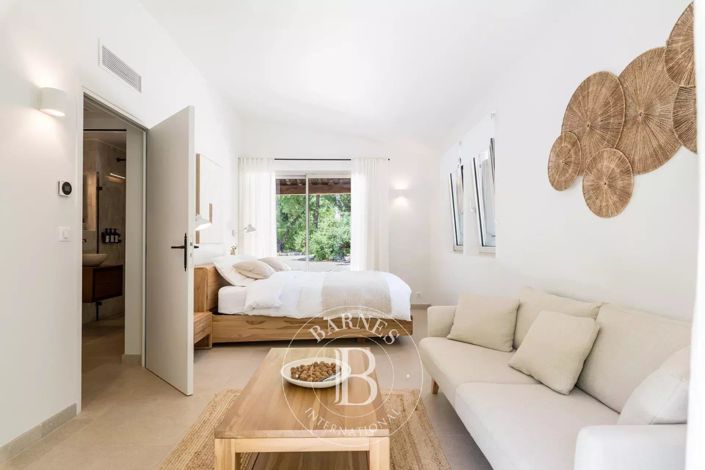 Image No.15-5 Bed House for sale