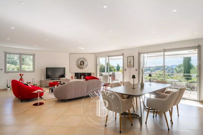 Image No.5-4 Bed House for sale