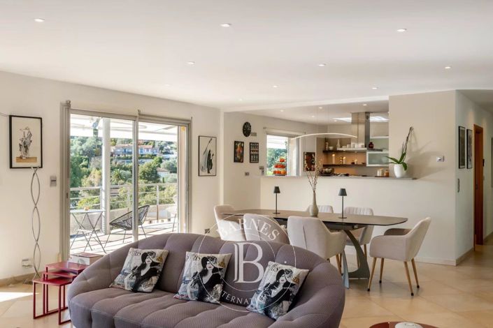 Image No.6-4 Bed House for sale