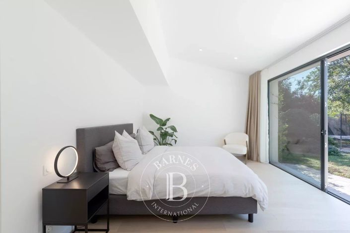 Image No.13-5 Bed House for sale