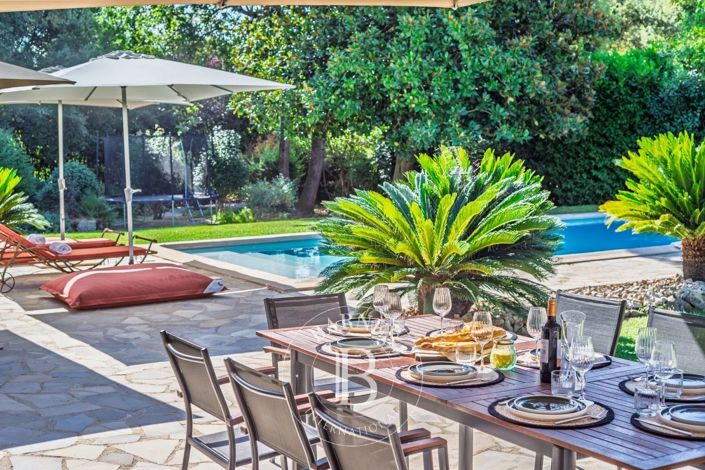 Image No.5-5 Bed House for sale