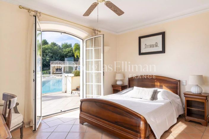 Image No.9-5 Bed House for sale