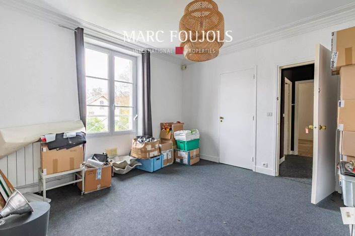 Image No.10-6 Bed House for sale