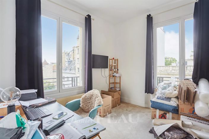 Image No.10-3 Bed Apartment for sale