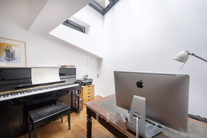 Image No.19-5 Bed House for sale