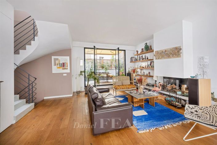 Image No.2-5 Bed House for sale