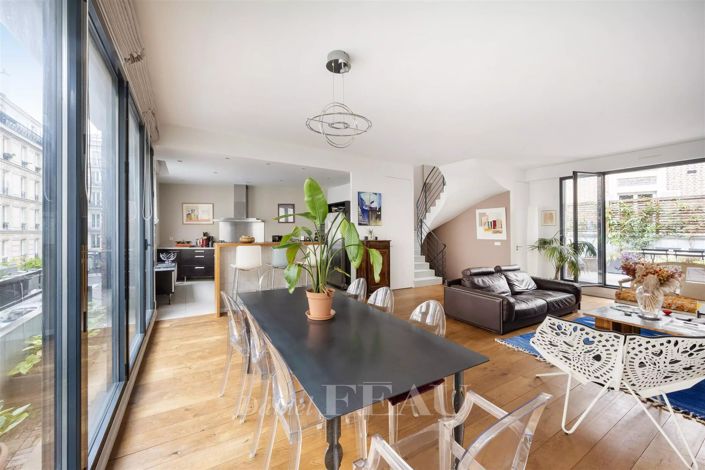 Image No.4-5 Bed House for sale