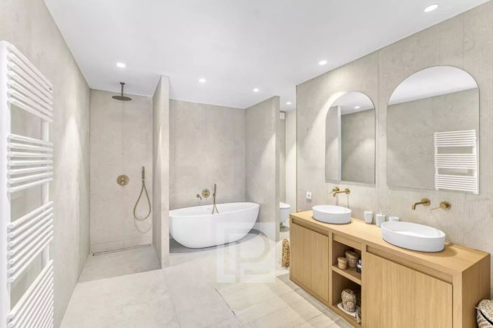 Image No.9-4 Bed House for sale