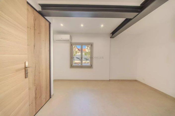 Image No.14-3 Bed House for sale