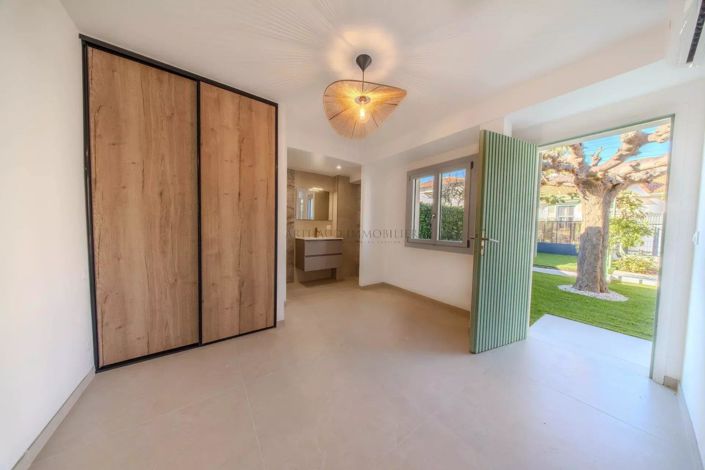 Image No.7-3 Bed House for sale