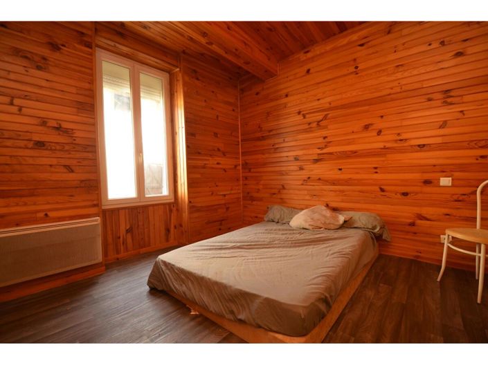 Image No.18-7 Bed House for sale