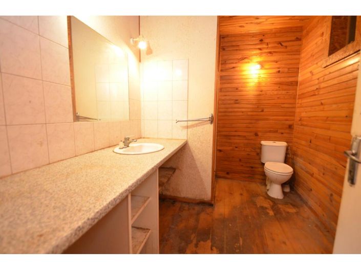 Image No.22-7 Bed House for sale