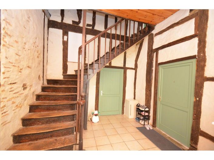 Image No.8-7 Bed House for sale