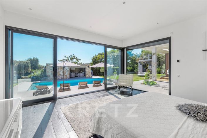 Image No.10-5 Bed House for sale