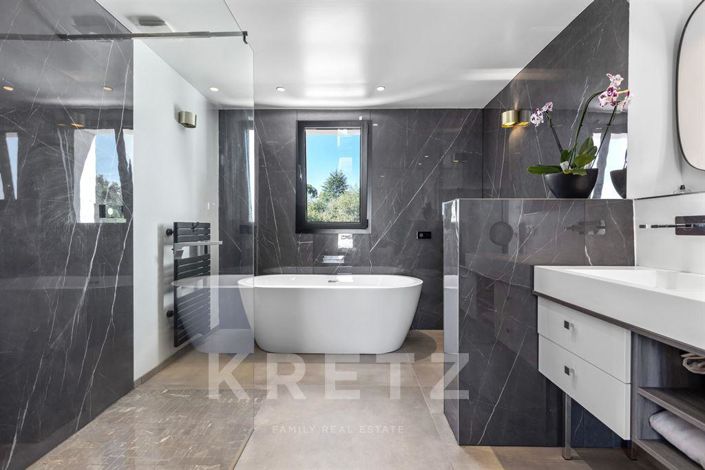 Image No.14-5 Bed House for sale