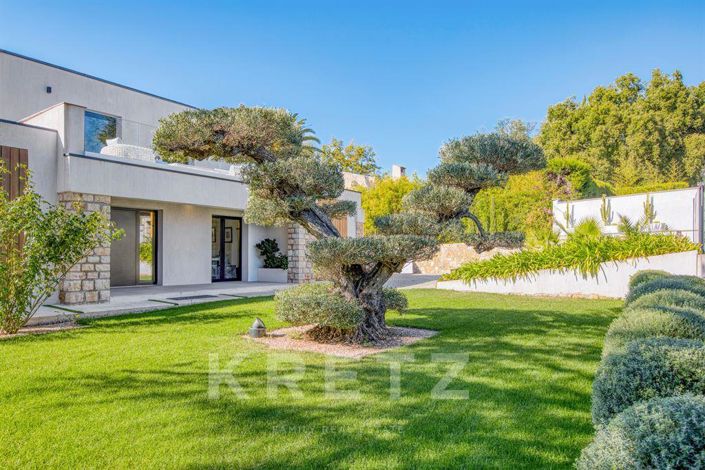 Image No.20-5 Bed House for sale