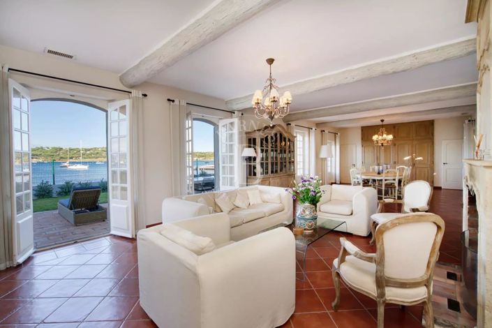 Image No.9-8 Bed House for sale