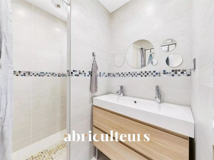 Image No.17-3 Bed House for sale