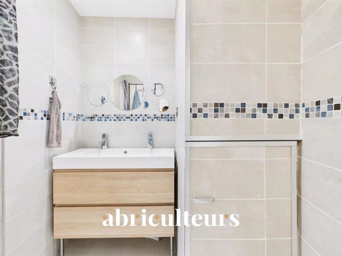 Image No.18-3 Bed House for sale