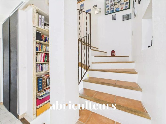 Image No.19-3 Bed House for sale