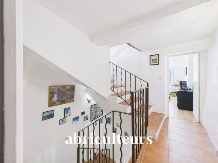 Image No.25-3 Bed House for sale