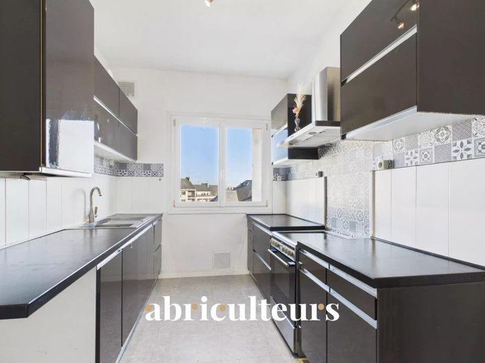 Image No.8-2 Bed Apartment for sale