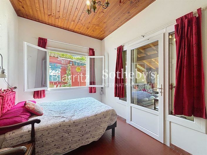 Image No.8-3 Bed House for sale