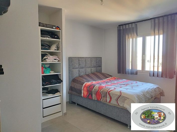 Image No.10-Propriété de 4 chambres à vendre à Sorgues