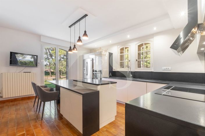 Image No.10-4 Bed House for sale