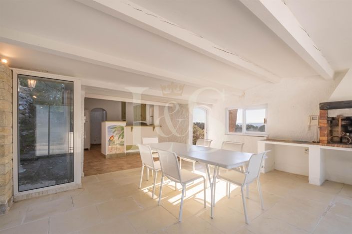 Image No.19-4 Bed House for sale