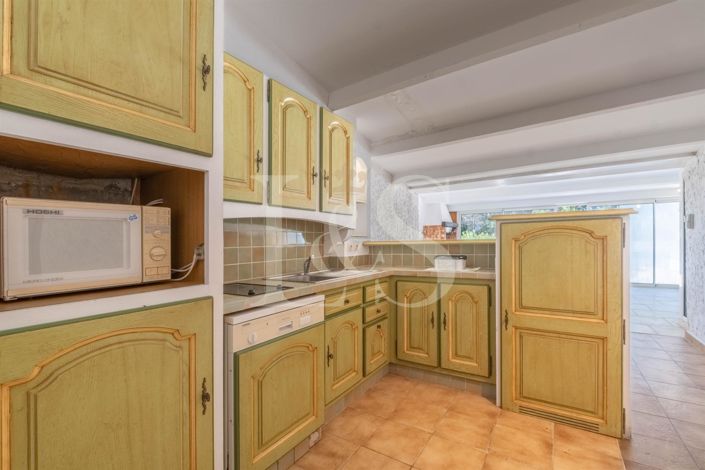 Image No.20-4 Bed House for sale