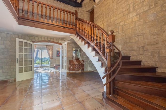 Image No.6-4 Bed House for sale