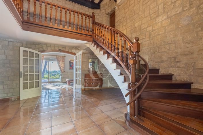 Image No.6-4 Bed House for sale