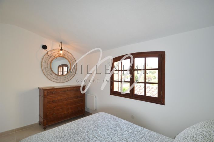 Image No.11-1 Bed Property for sale