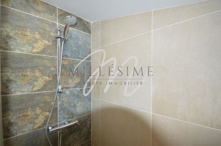 Image No.13-1 Bed Property for sale