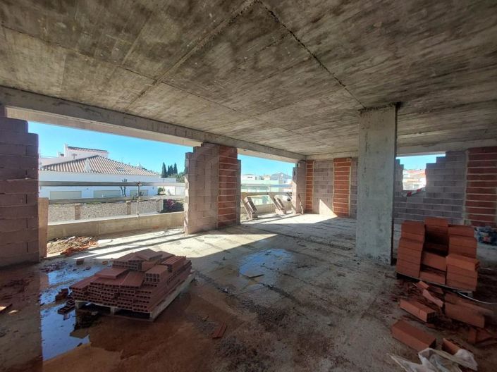 Image No.20-3 Bed Apartment for sale