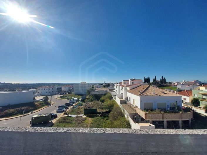 Image No.21-3 Bed Apartment for sale