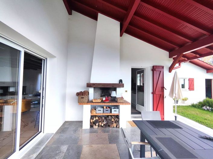 Image No.18-4 Bed House for sale