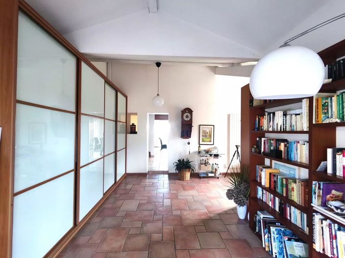 Image No.7-4 Bed House for sale