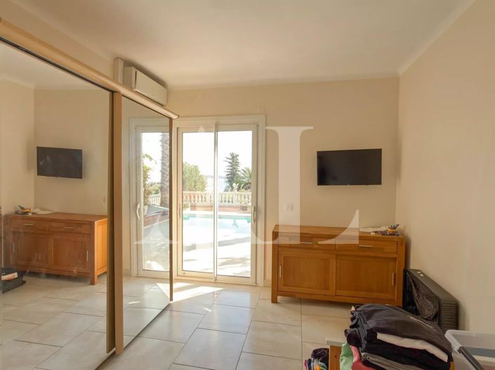 Image No.7-5 Bed House for sale