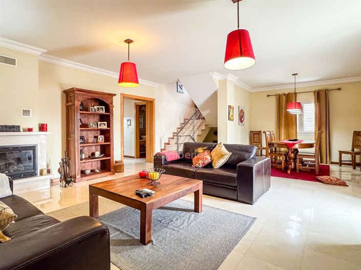 Image No.11-4 Bed House for sale